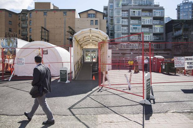 Mobile Medical Unit in the DTES, daytime 