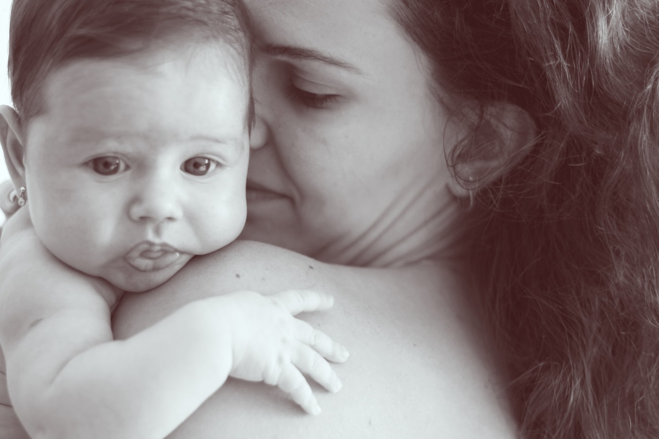 Skin to skin cuddles with mom