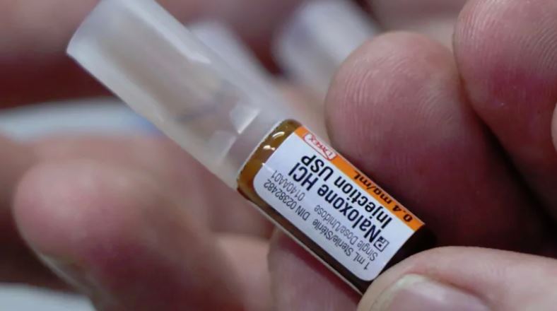 The rapidly increased distribution of take-home naloxone kits — the drug that reverses the effects of opioids like heroin and fentanyl — is one initiative researchers are crediting with the prevention of thousands of overdose deaths in B.C. (Rafferty Baker/CBC)