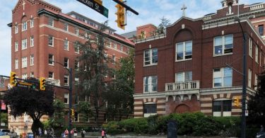 Letter writer Donald Sutherland has nothing but praise for St. Paul's Hospital and it's staff. (Photo Credit: WAYNE LEIDENFROST / VANCOUVER SUN)